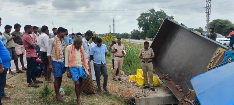 ಟ್ರ್ಯಾಕ್ಟರ್ ಪಲ್ಟಿ; ಹಲವರಿಗೆ ಗಾಯ