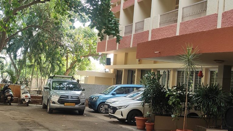 ಹೊಸಪೇಟೆಯ ಹೊಟೇಲ್ ಉದ್ಯಮಿ ಮೇಲೆ ಬೆಳ್ಳಂಬೆಳಗ್ಗೆ ಇಡಿ ದಾಳಿ